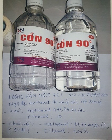   2 chai cồn bệnh nhân đã mua về sử dụng dẫn đến ngộ độc nặng  