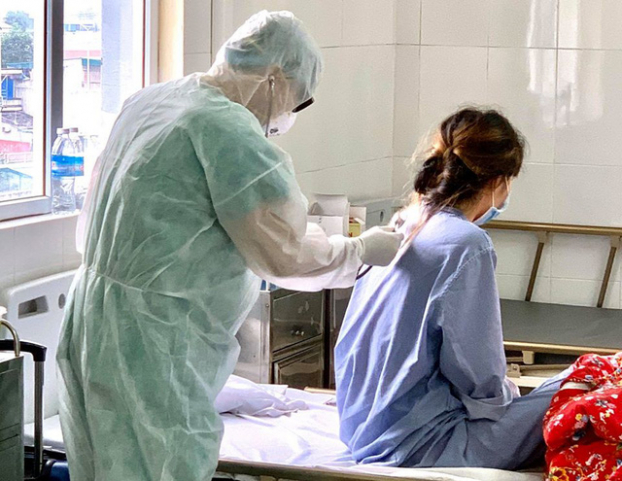 Ghi nhận 2 nhân viên y tế đầu tiên của Việt Nam nhiễm COVID-19 0
