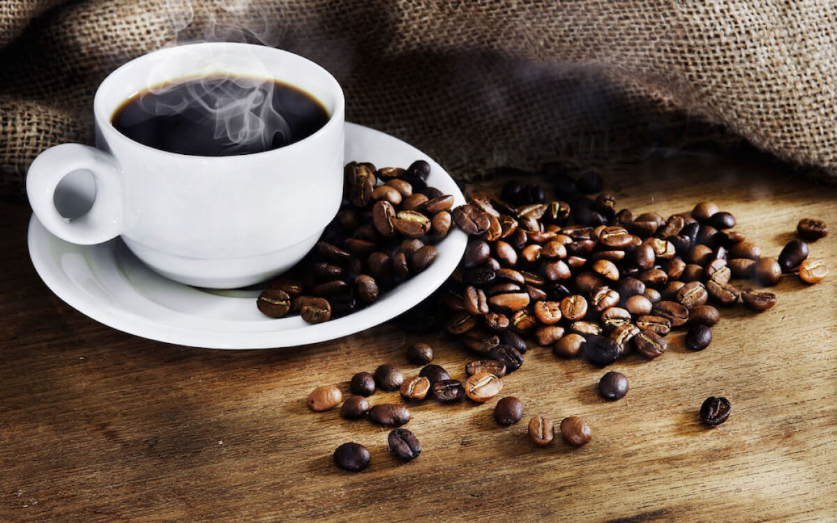   Một cốc cà phê có thể giúp bạn lấy lại tinh thần tỉnh táo sau một đêm mất ngủ  