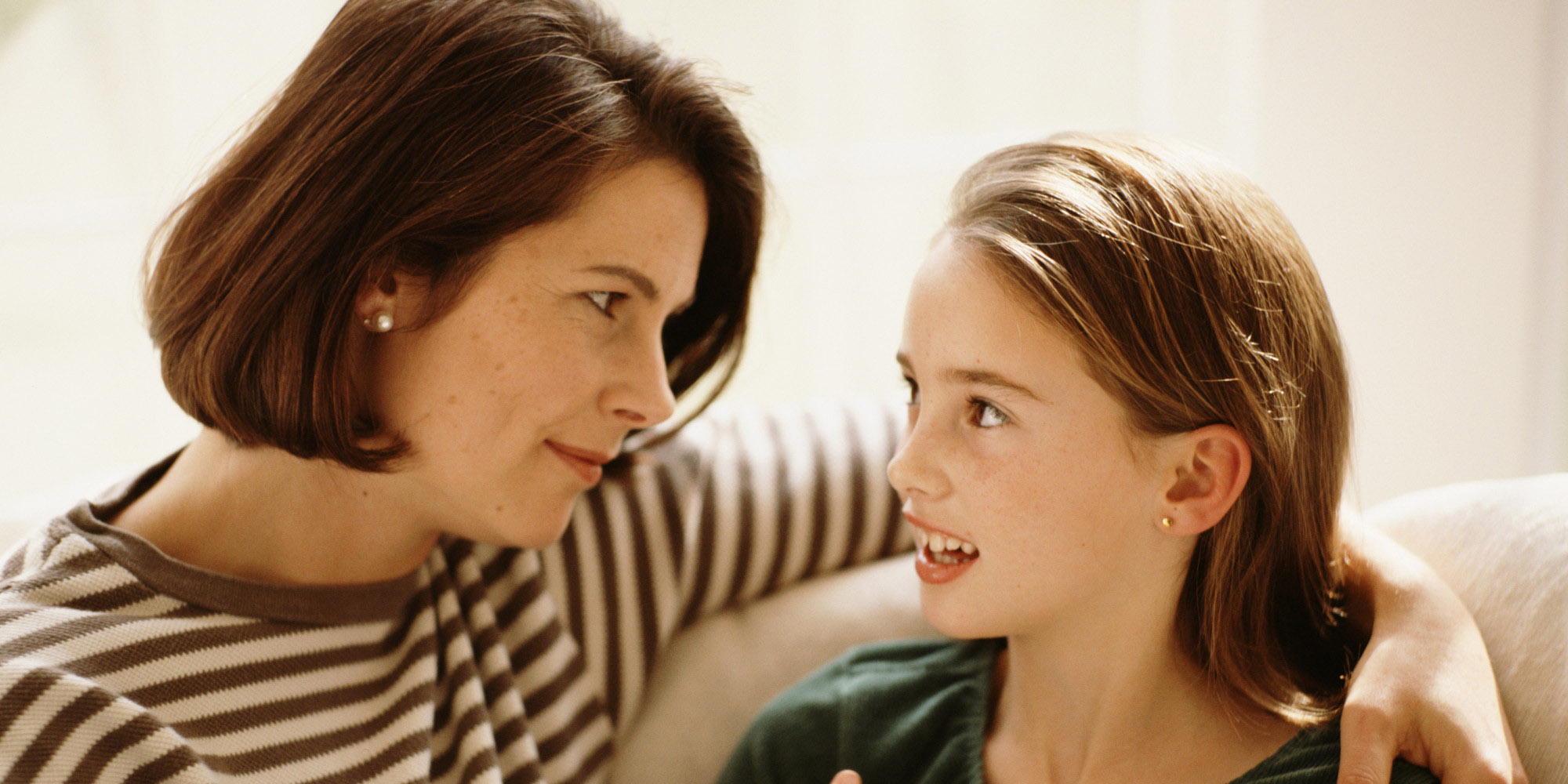   Cha mẹ đôi khi thiếu sự lắng nghe dẫn đến việc con không thích nói chuyện  