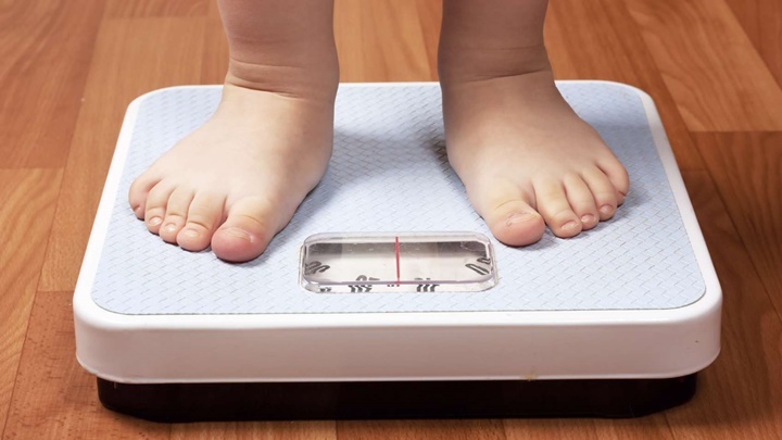  Bàn luận về cân nặng của trẻ có thể khiến chúng bị tổn thương  