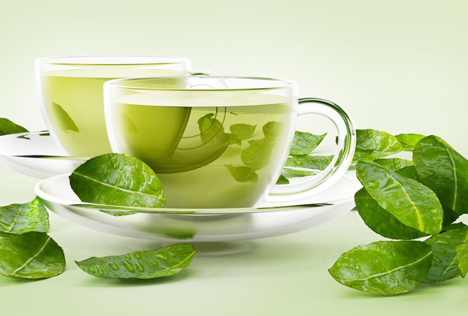   Bị đau họng bạn nên sử dụng các loại trà thảo dược như trà xanh có tính kháng viêm  