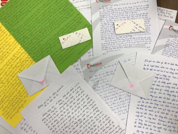   Những lá thư tay của CBNV Dược phẩm Thái Minh gửi chiến sĩ Bộ Tư lệnh thủ đô  