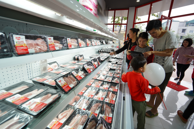   Giá trị thị trường thịt heo tại Việt Nam ước tính vào khoảng 10,2 tỷ đô.   