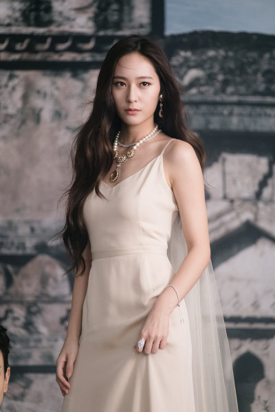 5 nữ idol có khí chất sang chảnh: Jennie đúng chuẩn chaebol, 1 người bị chê không xứng 12