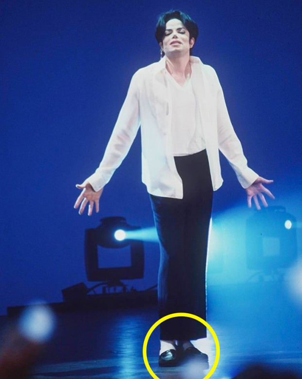 8 sự thật thú vị về trang phục của ông hoàng nhạc pop Michael Jackson 5
