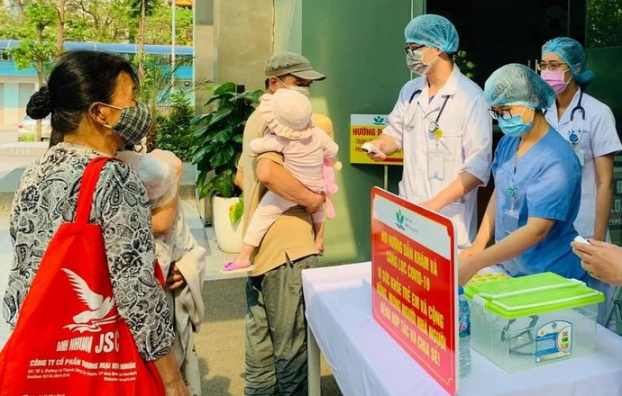   Bệnh nhân 243 đến khám tại BV Phụ sản Hà Nội nhưng khai báo thiếu khiến 63 y bác sĩ phải cách ly.  