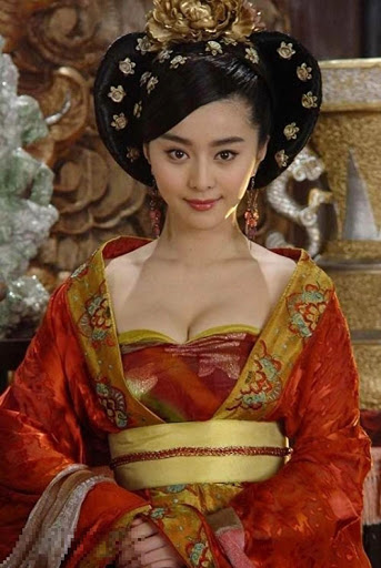 5 phim cổ trang Trung Quốc gây tranh cãi vì trang phục khoe vòng một nhức mắt 5