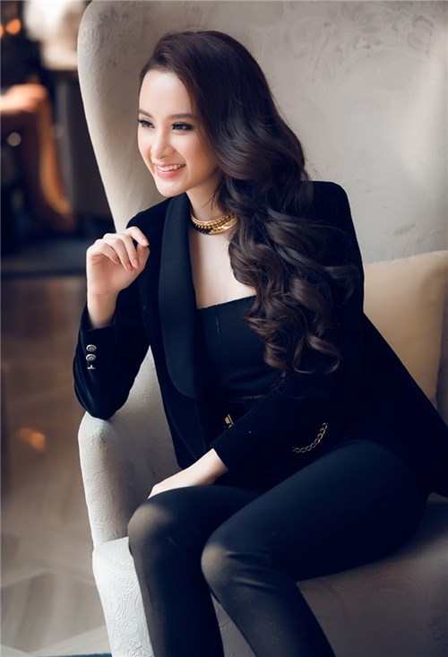 Sao nữ Việt mặc vest: Ngọc Trinh quyến rũ, Ninh Dương Lan Ngọc đẹp khó tin 11