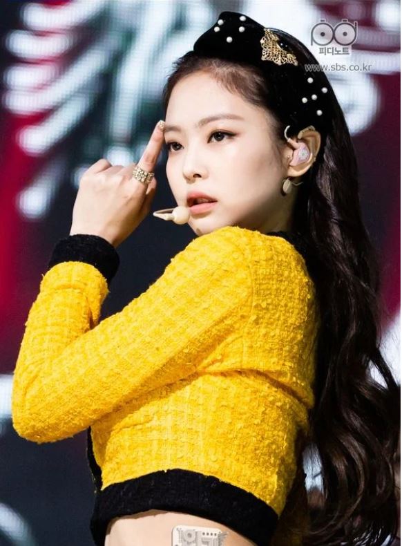 Jennie (BLACKPINK) và 10+ lần chứng minh cô ấy đích thị là 'Nữ hoàng băng đô' của Kpop 10