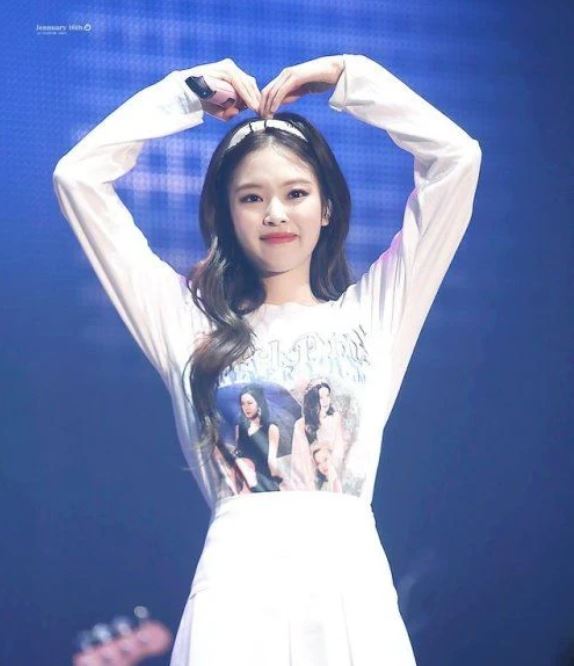 Jennie (BLACKPINK) và 10+ lần chứng minh cô ấy đích thị là 'Nữ hoàng băng đô' của Kpop 2