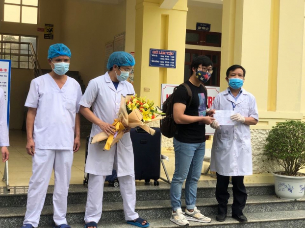   Bệnh nhân ra viện tại Nho Quan, Ninh Bình.  