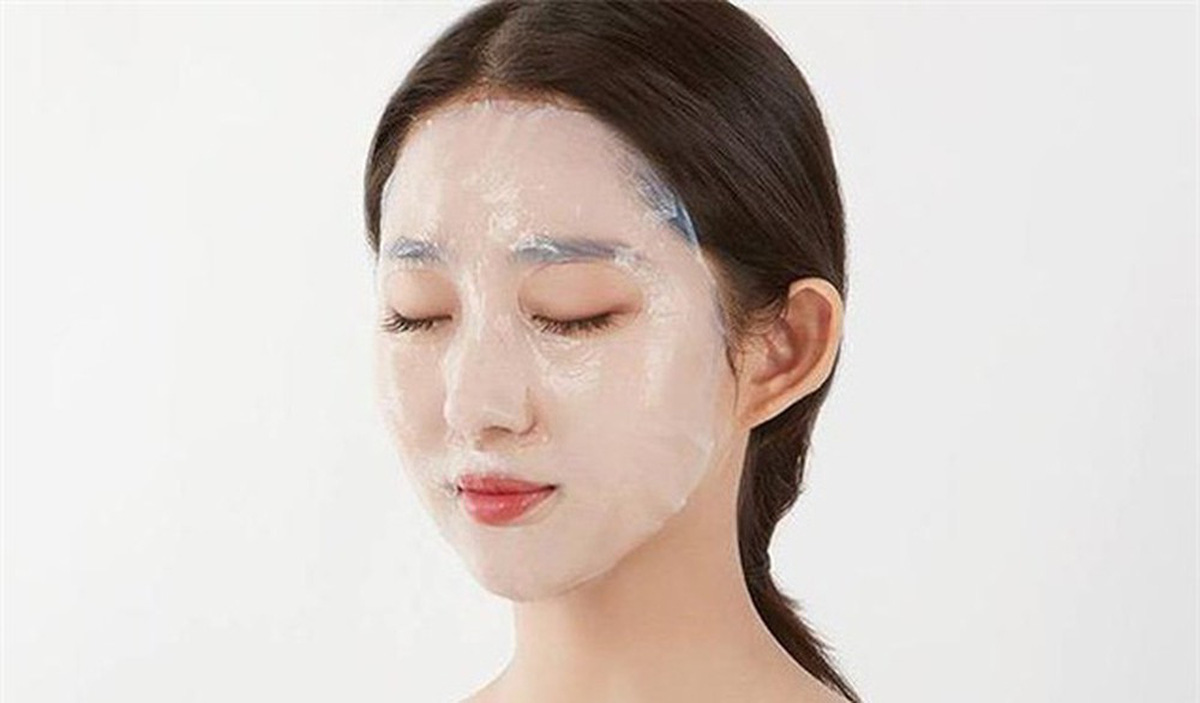   Bạn có thể đắp mặt nạ mỗi tuần để thải độc da, se khít lỗ chân lông  