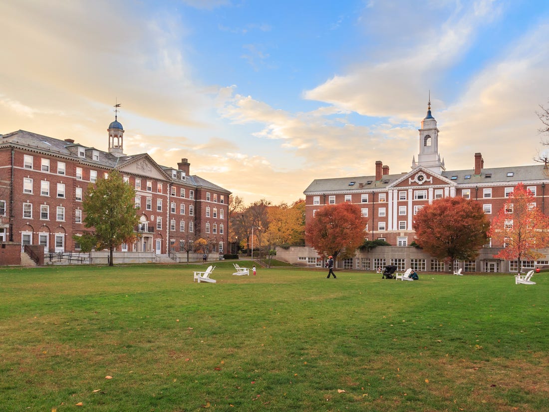   Trường Đại học Harvard, Mỹ sẽ không nhận tiền hỗ trợ dịch COVID-19  