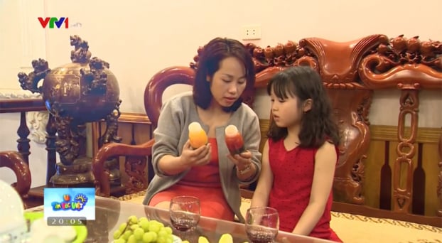 Tranh thủ thời gian cách ly xã hội, chị Bích Ngọc dạy con các bài học về lưu trữ thực phẩm và lối sống xanh.