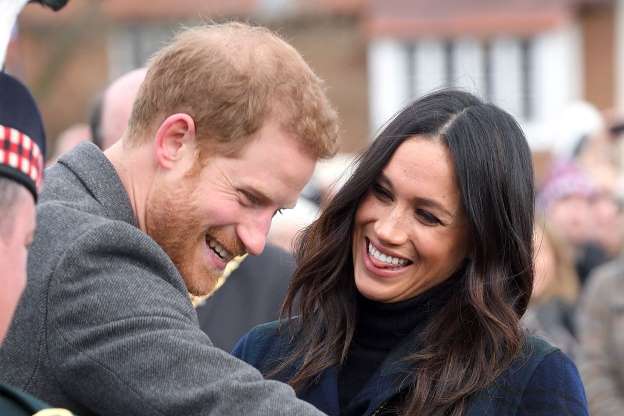 Những khoảnh khắc ngọt ngào, dễ thương của hoàng tử Harry và Meghan Markle 5