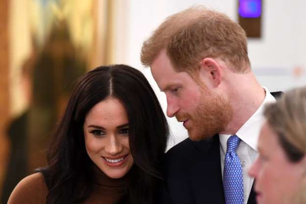 Những khoảnh khắc ngọt ngào, dễ thương của hoàng tử Harry và Meghan Markle 17