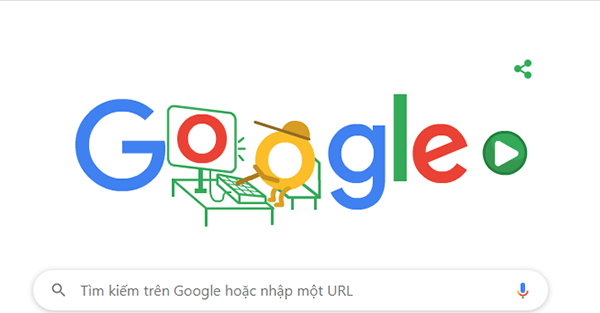   Google Doodle hôm nay cùng thông điệp: 'Thư giãn ở nhà cùng những hình tượng trước đây của Google mà các bạn yêu thích: Lập trình (2017)”.  