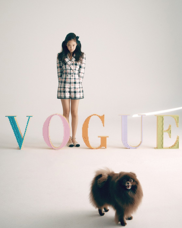 Jennie (BLACKPINK) sang chảnh ngút ngàn trên tạp chí Vogue tháng 5 5