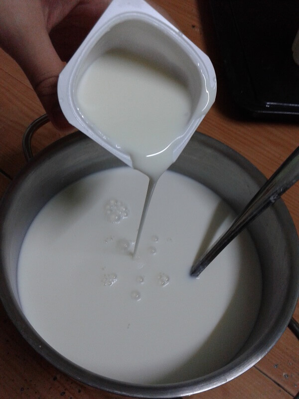 Cách làm sữa chua tại nhà đơn giản nhất, không tách nước, không đóng đá 1