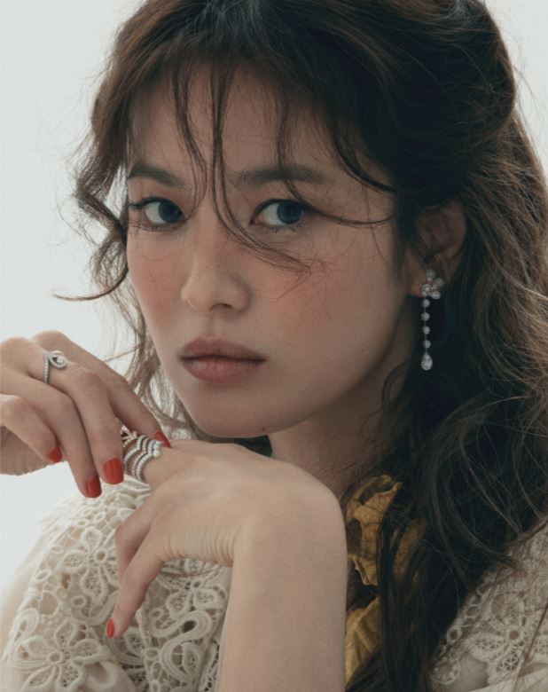 Song Hye Kyo đẹp mê mẩn trên Tạp chí Elle tháng 5 2