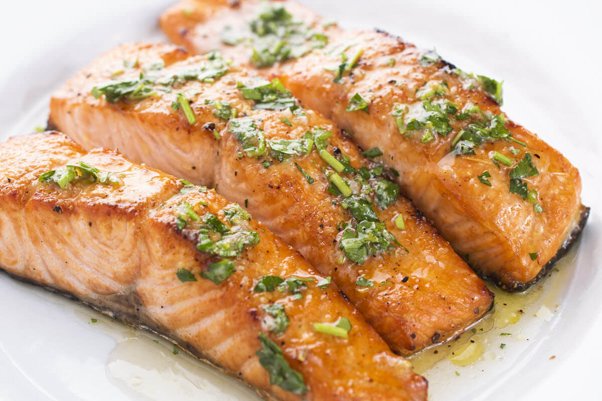   Các loại cá béo như cá hồi là thực phẩm tốt cho thận  