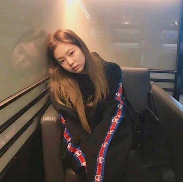 Jennie khoe nhan sắc xinh đẹp dù không trang điểm, 'nữ hoàng mặt mộc' của Kpop là đây 3