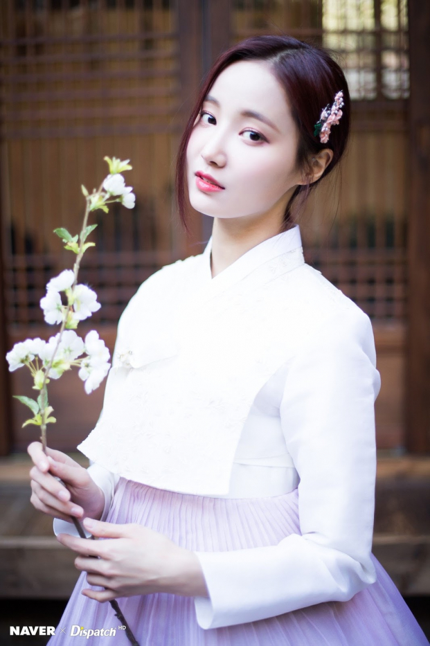8 idol nữ trắng như ngọc của Kpop: Irene phát sáng nhưng so với mỹ nhân xứ Đài còn kém xa 7