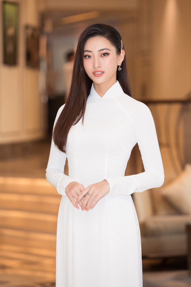   Hoa hậu Lương Thùy Linh ngày càng xinh đẹp  