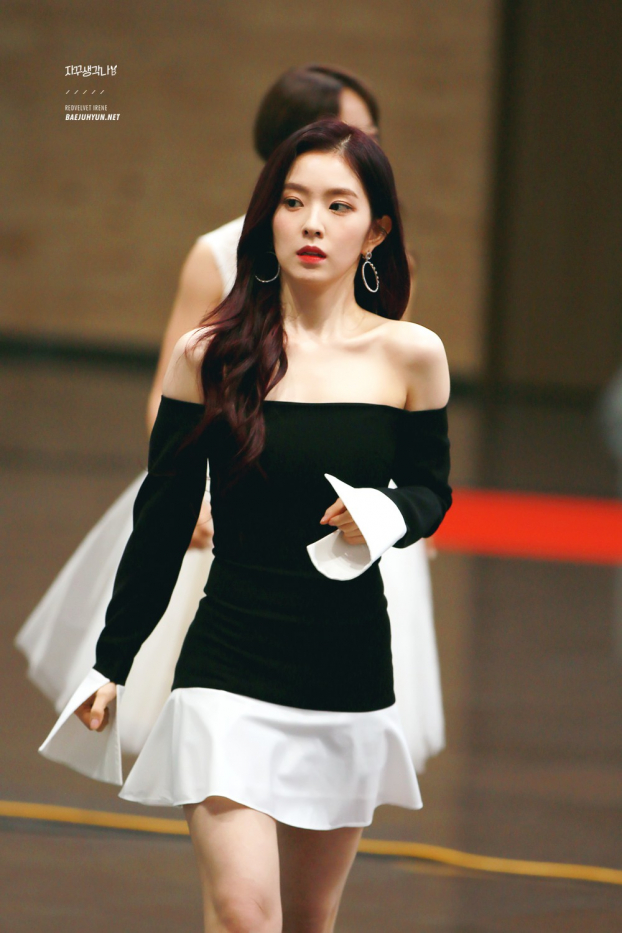 Irene (Red Velvet) diện mốt hở vai: Lúc đẹp tựa nữ thần, khi lại 'cute lạc lối' 8