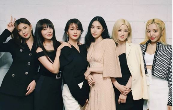 10 girlgroup bán đĩa khủng nhất Kpop: TWICE bỏ xa BLACKPINK, SNSD chịu thua hậu bối 1