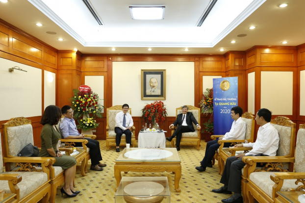   Thứ trưởng Bộ KH&CN Phạm Công Tạc gặp mặt ông Phạm Thành Huy, Hiệu trưởng và các Nhà khoa học Trường Đại học Phenikaa tại sự kiện  