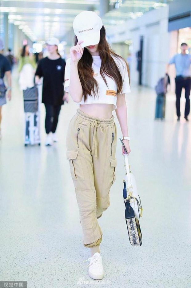 Thời trang sân bay sao Hoa ngữ: Người lên đồ như đi catwalk, kẻ mặc xấu đến mức thảm họa 7
