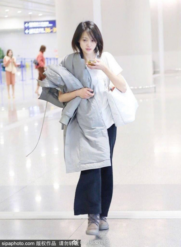 Thời trang sân bay sao Hoa ngữ: Người lên đồ như đi catwalk, kẻ mặc xấu đến mức thảm họa 15