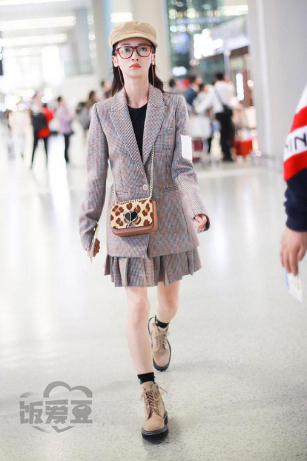 Thời trang sân bay sao Hoa ngữ: Người lên đồ như đi catwalk, kẻ mặc xấu đến mức thảm họa 19