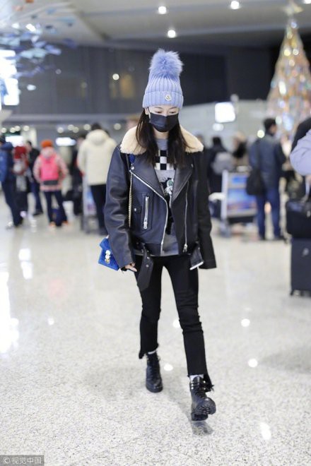 Thời trang sân bay sao Hoa ngữ: Người lên đồ như đi catwalk, kẻ mặc xấu đến mức thảm họa 18