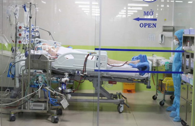 Chuyện gia đình của bệnh nhân 91, phi công người Anh mắc COVID-19 nặng nhất ở Việt Nam 0