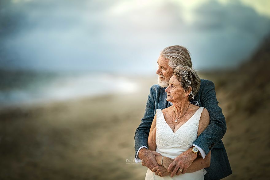 Chiêm ngưỡng bộ ảnh cưới của cặp vợ chồng bên nhau 55 năm, tình yêu đích thực là đây 1