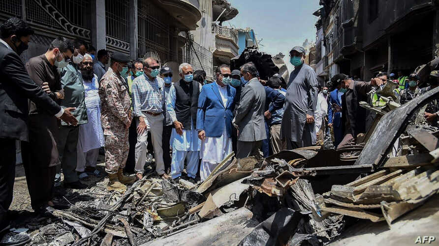   Vụ máy bay rơi ở Pakistan đã phá hủy nhiều ngôi nhà  