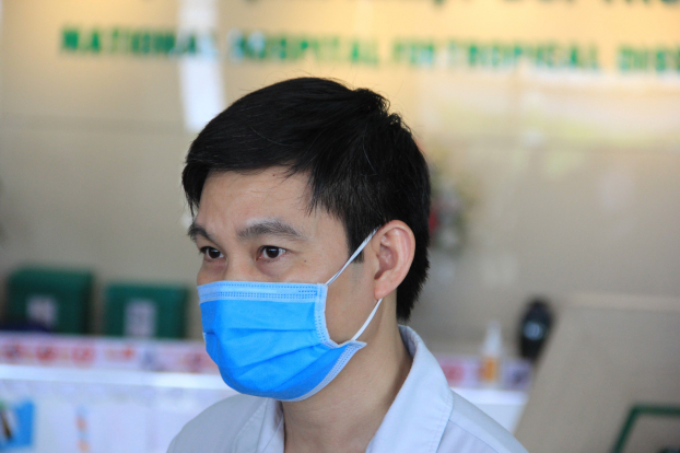   Bác sĩ Vũ Đình Phú - Trưởng khoa Hồi sức tích cực BV bệnh Nhiệt đới Trung ương.  