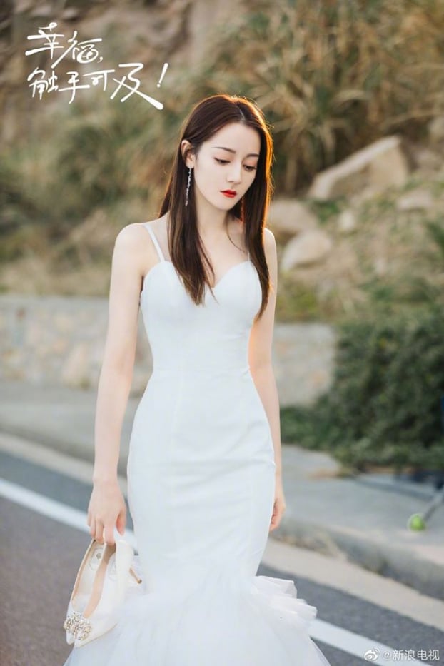 Sao nữ Hoa ngữ mặc váy cưới: Địch Lệ Nhiệt Ba đẹp kinh diễm, Dương Tử bị tố dùng thế thân 2
