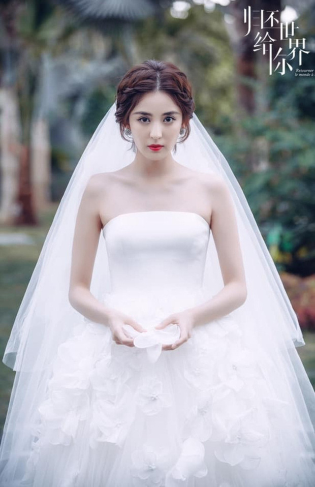 Sao nữ Hoa ngữ mặc váy cưới: Địch Lệ Nhiệt Ba đẹp kinh diễm, Dương Tử bị tố dùng thế thân 12