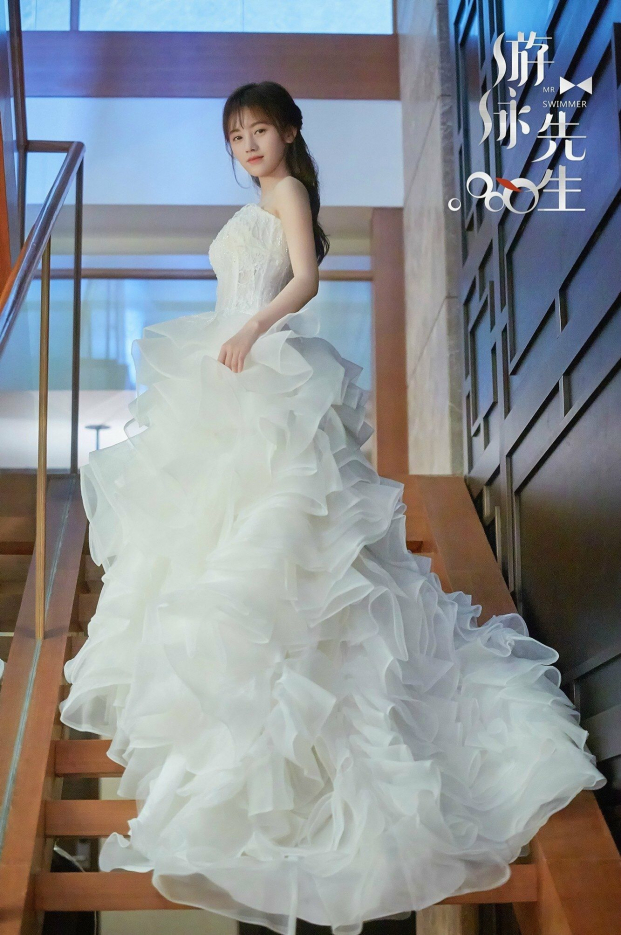 Sao nữ Hoa ngữ mặc váy cưới: Địch Lệ Nhiệt Ba đẹp kinh diễm, Dương Tử bị tố dùng thế thân 27