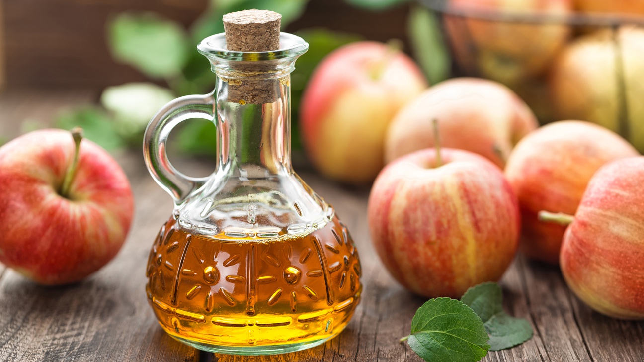   Giấm táo giàu axit lactic trị mụn hiệu quả  