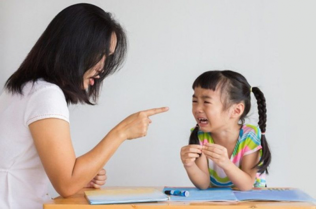 5 mâu thuẫn trong cách dạy con cha mẹ nào cũng mắc phải mà vô tình không để ý 3