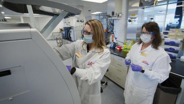   Các nha khoc học tại công ty Lilly đang chuẩn bị tiến hành thử nghiệm phương pháp kháng thể trên người  