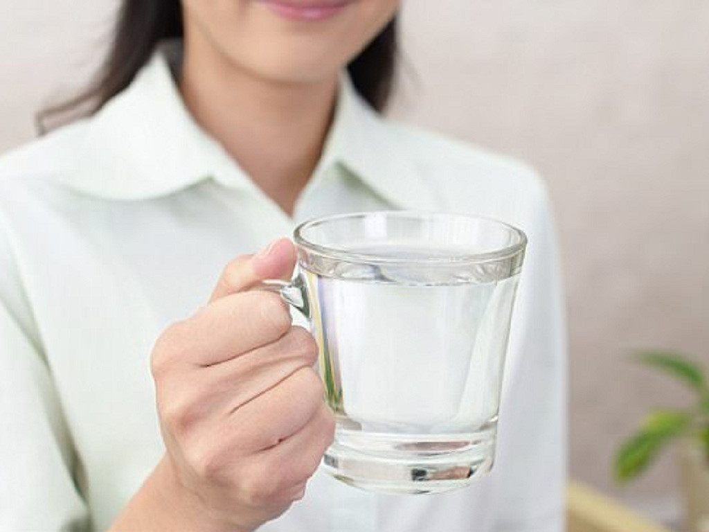   Uống đủ nước sẽ giúp thận khỏe mạnh  
