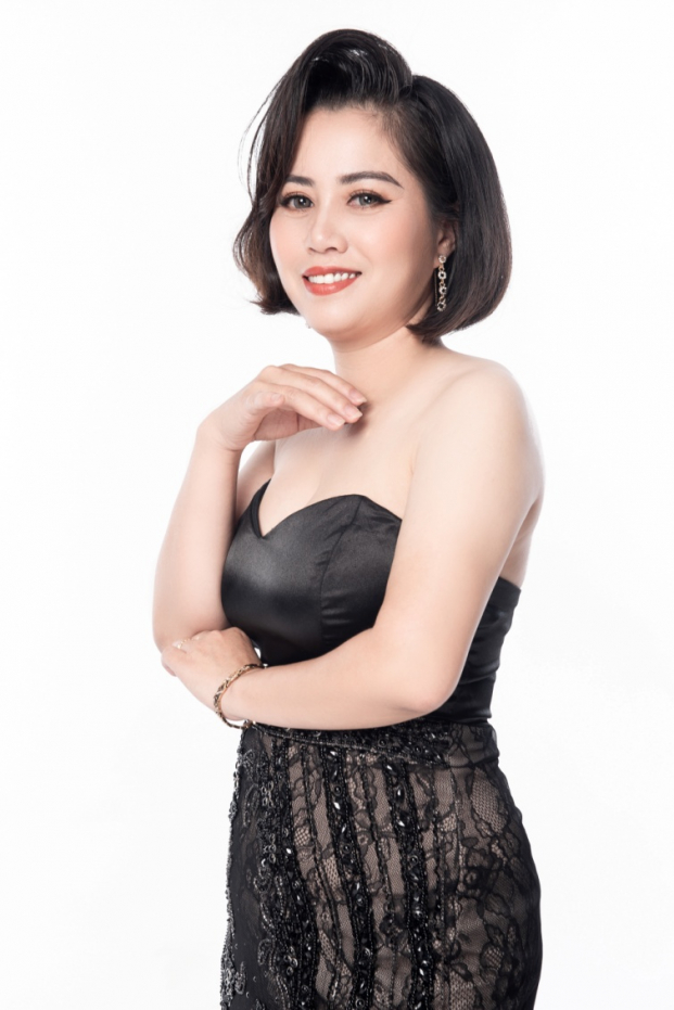   Nữ giám đốc Quế Nguyễn đa tài, xinh đẹp  