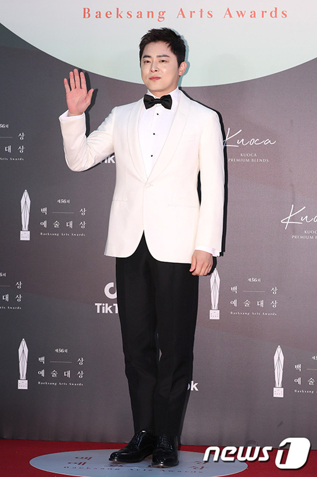   Nam diễn viên Jo Jung Suk lịch lãm tại lễ trao giải năm nay  