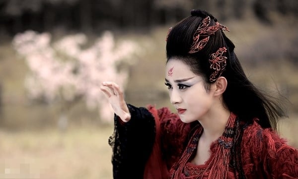 Mỹ nhân Hoa ngữ vào vai nữ ma đầu: Triệu Lệ Dĩnh đẹp ma mị, 'Thánh cô' là tường thành 1